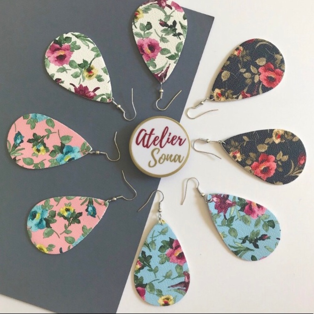 🎁 Floral Tear Drop Earrings